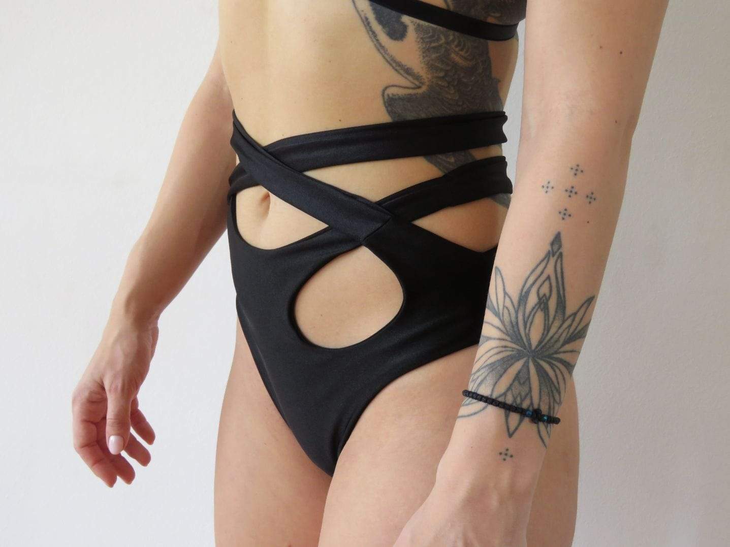 Wild Cheeky Shorts - Black